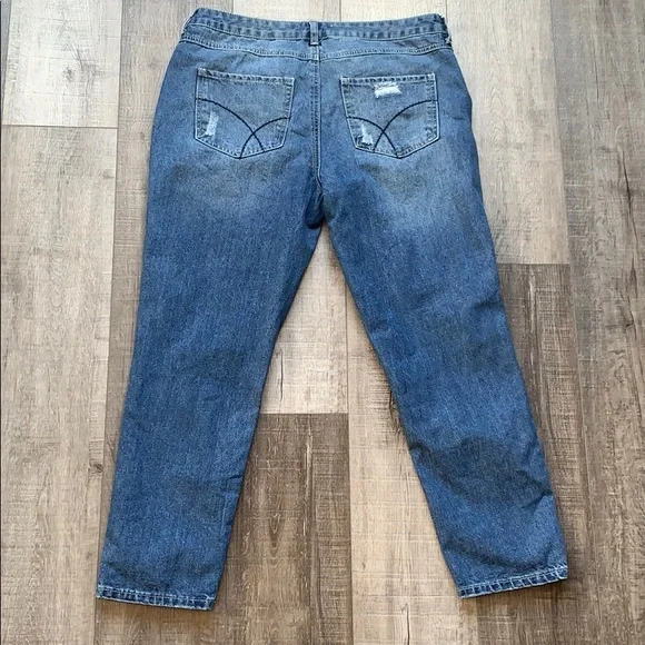 DISTRESSED JEANS - Picture 6 of 8